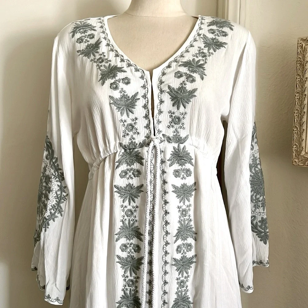 R. Vivimos / High~Low Embroidered Dress / Boho - Picture 4 of 16